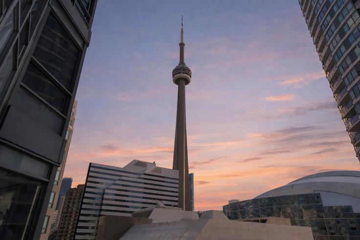 Toronto Old Toronto에 위치한 Blue Jays Way 1403814P의 3침실 가구 완비 유닛, 사진 1 Toronto Old Toronto에 위치한 Blue Jays Way 1403814P의 3침실 가구 완비 유닛, 사진 1