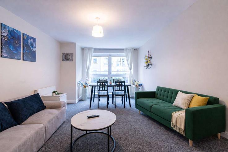 Elegante sala de estar con mobiliario moderno en un apartamento en Building Cline Road - mcpi-hosting - 1595328 en London Borough of Haringey, London Elegante sala de estar con mobiliario moderno en un apartamento en Building Cline Road - mcpi-hosting - 1595328 en London Borough of Haringey, London