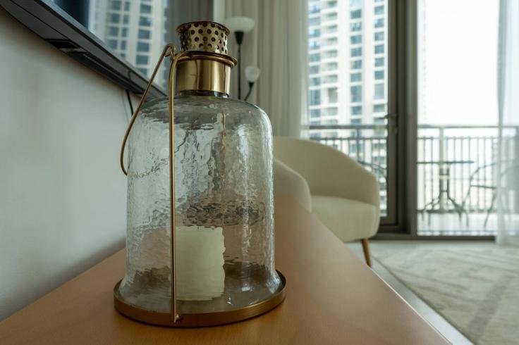 Salle de séjour élégante avec mobilier moderne dans un appartement à Building Tariaq Bedon Esm - medini-homes - 1333474 à Al Kheeran First, Dubai Salle de séjour élégante avec mobilier moderne dans un appartement à Building Tariaq Bedon Esm - medini-homes - 1333474 à Al Kheeran First, Dubai