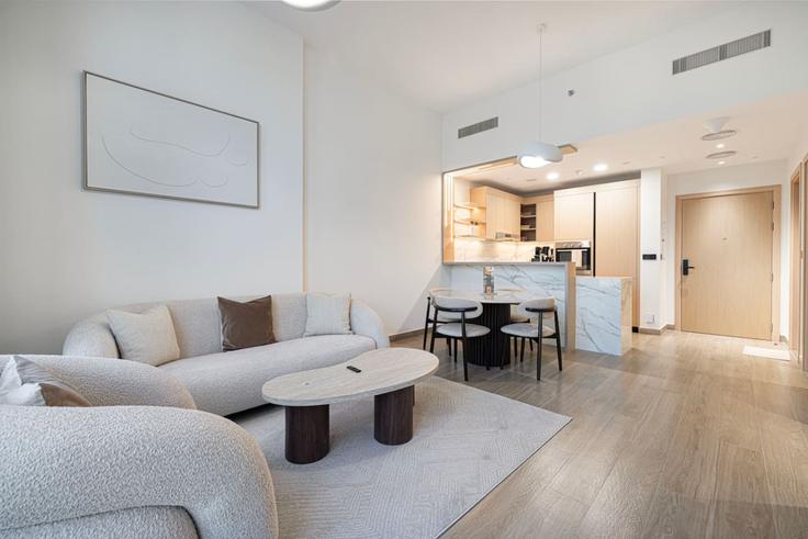 Building Bijada Boulevard South - medini-homes - 1367407 adresindeki bir dairede modern mobilyalarla zarif bir şekilde tasarlanmış oturma odası Al Barsha South Fourth, Dubai