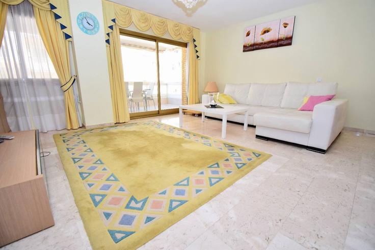 Fuengirola, Fuengirola에 위치한 Building Paseo Marítimo Rey de España - mediterra-rentals - 1263864 - MLG 아파트의 세련된 인테리어가 돋보이는 거실 Fuengirola, Fuengirola에 위치한 Building Paseo Marítimo Rey de España - mediterra-rentals - 1263864 - MLG 아파트의 세련된 인테리어가 돋보이는 거실