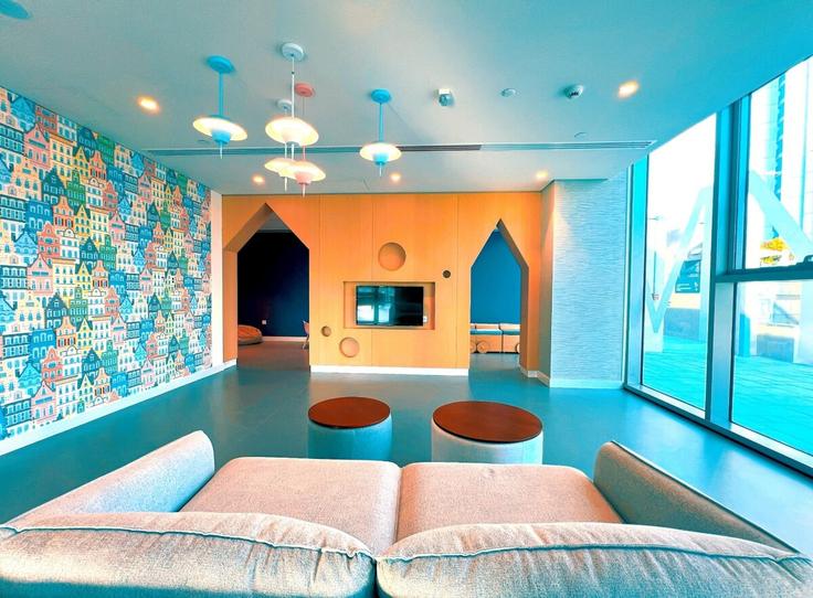 Downtown Dubai, Dubai에 위치한 Building Sheikh Mohammed bin Rashid Boulevard - meerak-homes - 1314005 - DXB 아파트의 세련된 인테리어가 돋보이는 거실 Downtown Dubai, Dubai에 위치한 Building Sheikh Mohammed bin Rashid Boulevard - meerak-homes - 1314005 - DXB 아파트의 세련된 인테리어가 돋보이는 거실