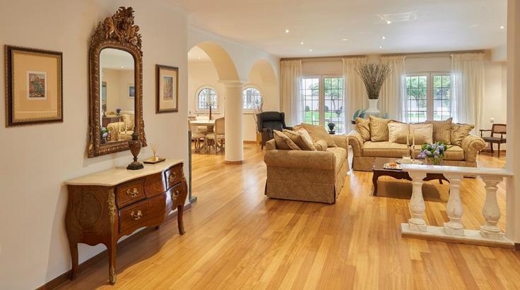 East Athens, Athens에 위치한 Building Leoforos Athinon Souniou - meno-property-management - 1257454 - ATH 아파트의 세련된 인테리어가 돋보이는 거실 East Athens, Athens에 위치한 Building Leoforos Athinon Souniou - meno-property-management - 1257454 - ATH 아파트의 세련된 인테리어가 돋보이는 거실