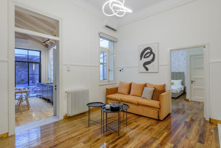 Building Apollonos - meno-property-management - 1257452 - ATH adresindeki bir dairede modern mobilyalarla zarif bir şekilde tasarlanmış oturma odası Central Athens, Athens