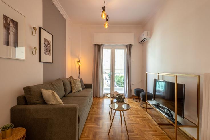 Building Veikou - meno-property-management - 1257446 - ATH adresindeki bir dairede modern mobilyalarla zarif bir şekilde tasarlanmış oturma odası Central Athens, Athens