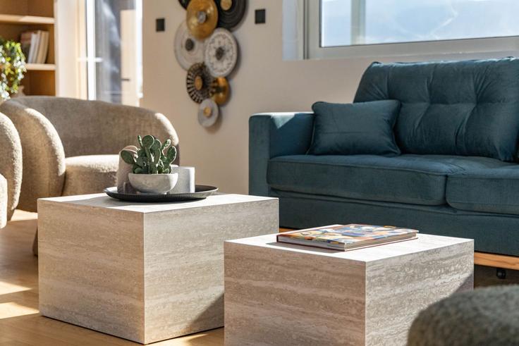 Athens Central AthensのBuilding Ntourm - meno-property-management - 1346050のアパートメントにある、モダンな家具を備えたエレガントなデザインのリビングルーム