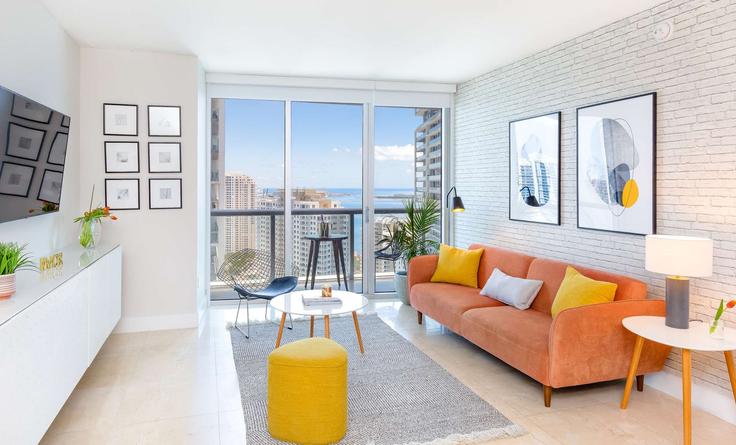 Miami, Miami 소재 Building Brickell Avenue - miami-vacation-rentals - 1240517 - MIA 유닛에 마련된, 현대적인 가구로 꾸며진 우아한 디자인의 거실 Miami, Miami 소재 Building Brickell Avenue - miami-vacation-rentals - 1240517 - MIA 유닛에 마련된, 현대적인 가구로 꾸며진 우아한 디자인의 거실