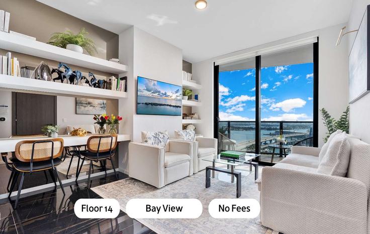 Sala de estar elegantemente projetada com móveis modernos em um apartamento no Building Northeast 5th Street - miami-vacation-rentals - 1243873 - MIA em Miami, Miami