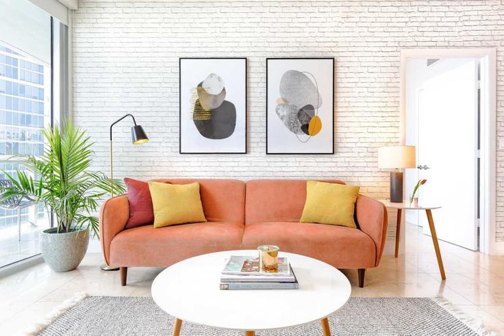 Elegant gestaltetes Wohnzimmer mit moderner Einrichtung in einer Wohnung im Building Brickell Avenue - miami-vacation-rentals - 1240517 - MIA in Miami, Miami
