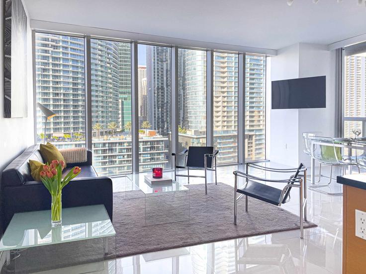 Miami, Miami에 위치한 Building Brickell Avenue - miami-vacation-rentals - 1240560 - MIA 유닛의 세련된 인테리어가 돋보이는 거실 Miami, Miami에 위치한 Building Brickell Avenue - miami-vacation-rentals - 1240560 - MIA 유닛의 세련된 인테리어가 돋보이는 거실