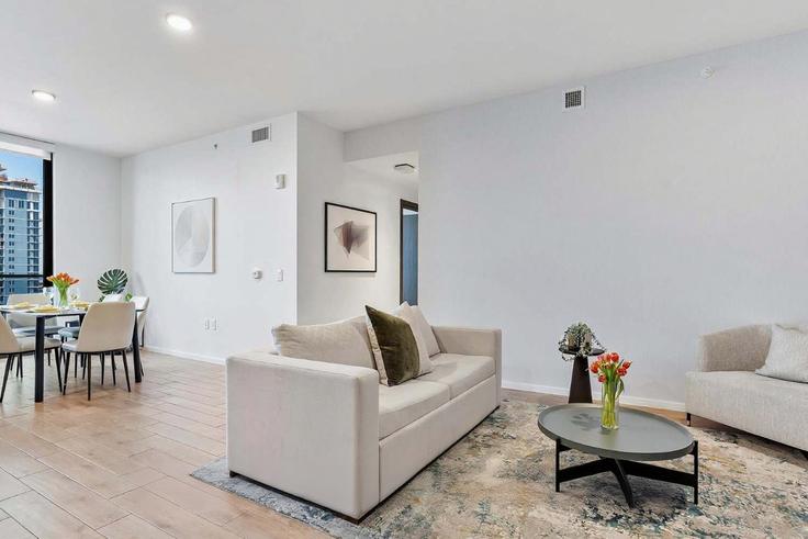 Miami, Miami 소재 Building Northeast 5th Street - miami-vacation-rentals - 1372296 유닛에 마련된, 현대적인 가구로 꾸며진 우아한 디자인의 거실