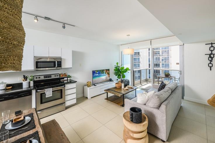 Miami Beach, Miami Beach에 위치한 Building 65th Street - miami-vacations-corporat - 1393254 유닛의 세련된 인테리어가 돋보이는 거실