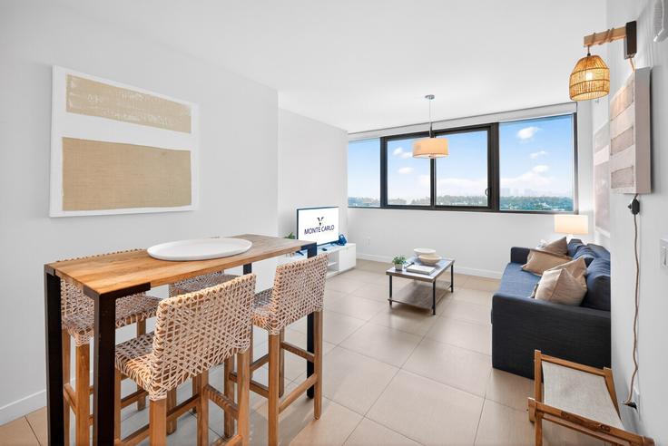 Miami Beach, Miami Beach에 위치한 Building Collins Avenue - miami-vacations-corporat - 1393251 유닛의 세련된 인테리어가 돋보이는 거실