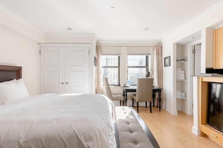 1 möblierte Einzimmerwohnung in Central Park South 1590572P , Manhattan, New York, Foto 1 1 möblierte Einzimmerwohnung in Central Park South 1590572P , Manhattan, New York, Foto 1