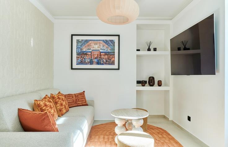 Elegant gestaltetes Wohnzimmer mit moderner Einrichtung in einer Wohnung im Building Rue Bonaparte - milalelo - 1520126 in 6th arrondissement, Paris Elegant gestaltetes Wohnzimmer mit moderner Einrichtung in einer Wohnung im Building Rue Bonaparte - milalelo - 1520126 in 6th arrondissement, Paris