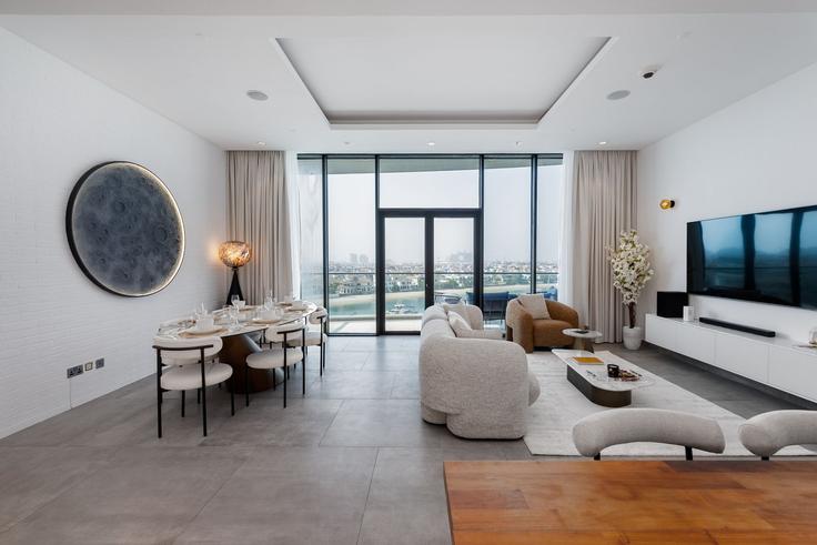 The Palm Jumeirah, Dubai에 위치한 Building Tariaq Bedon Esm - mint-stay-homes-rental-llc - 1296421 - DXB 아파트의 세련된 인테리어가 돋보이는 거실