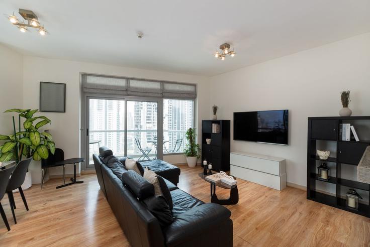 Dubai Marina, Dubai에 위치한 Building Marina Promenade - mint-stay-homes-rental-llc - 1296475 - DXB 아파트의 세련된 인테리어가 돋보이는 거실