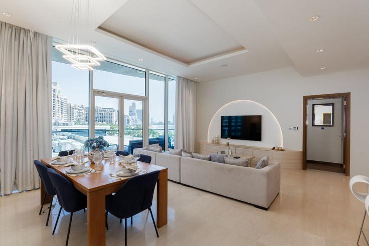 The Palm Jumeirah, Dubai에 위치한 Building Tariaq Bedon Esm - mint-stay-homes-rental-llc - 1313975 - DXB 아파트의 세련된 인테리어가 돋보이는 거실