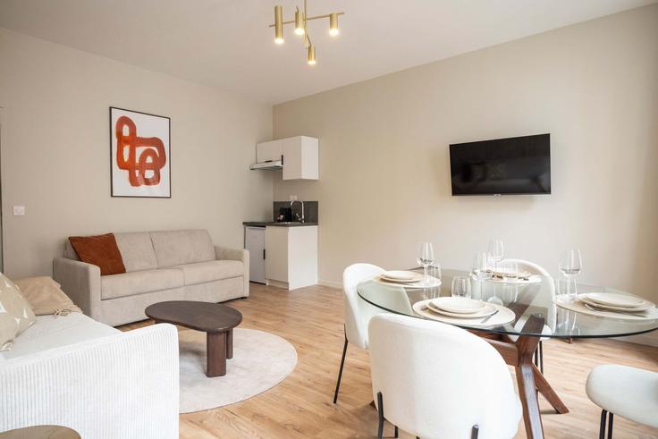 Le Pré-Saint-Gervais, Le Pré-Saint-Gervais에 위치한 Building Rue Simonnot - montaigne - 1297433 아파트의 세련된 인테리어가 돋보이는 거실