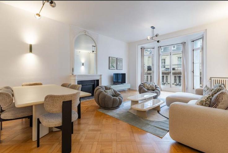16th arrondissement, Paris에 위치한 Building Rue de la Pompe - montaigne - 1507760 유닛의 세련된 인테리어가 돋보이는 거실