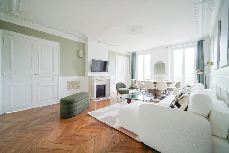 Elegant gestaltetes Wohnzimmer mit moderner Einrichtung in einer Wohnung im Building Boulevard Richard-Lenoir - montaigne - 1523791 in 11th arrondissement, Paris