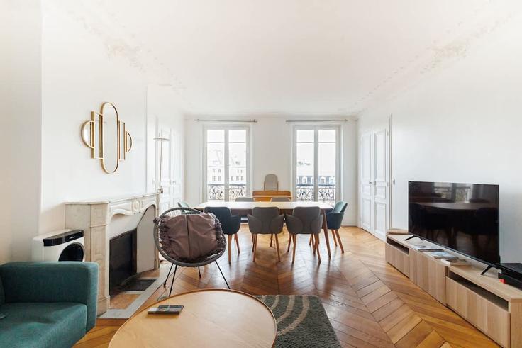 Building Boulevard Richard-Lenoir - montaigne - 1523798 adresindeki bir dairede modern mobilyalarla zarif bir şekilde tasarlanmış oturma odası 11th arrondissement, Paris
