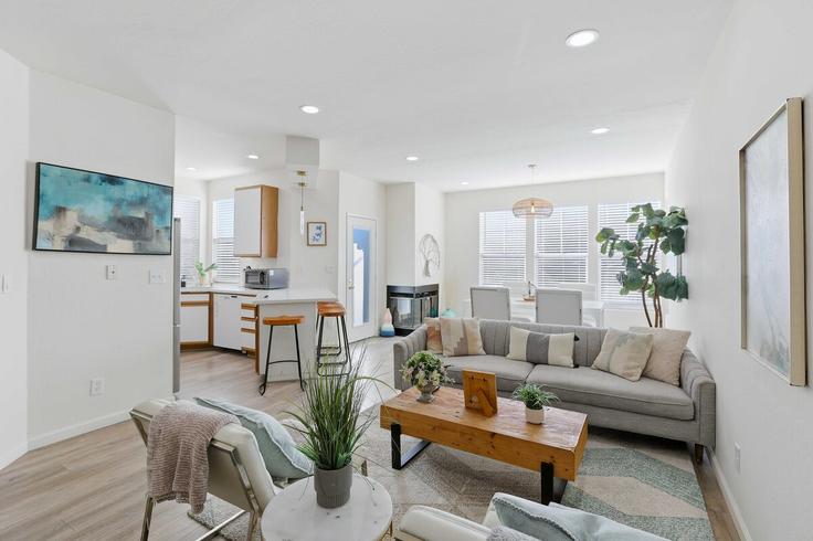 Elegantly designed living room with modern furnishings in an apartment at Building Norfolk Drive - month2month - 1582022 in Pacifica, Pacifica Elegantly designed living room with modern furnishings in an apartment at Building Norfolk Drive - month2month - 1582022 in Pacifica, Pacifica