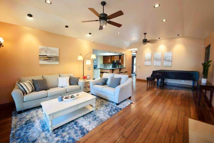 Palo Alto, Palo Alto에 위치한 Building Sutter Avenue - month2month - 1581878 유닛의 세련된 인테리어가 돋보이는 거실 Palo Alto, Palo Alto에 위치한 Building Sutter Avenue - month2month - 1581878 유닛의 세련된 인테리어가 돋보이는 거실