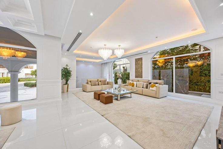 Dubai Me'aisem FirstのBuilding Tariaq Bedon Esm - monty-holiday-home - 1494723のアパートメントにある、モダンな家具を備えたエレガントなデザインのリビングルーム Dubai Me'aisem FirstのBuilding Tariaq Bedon Esm - monty-holiday-home - 1494723のアパートメントにある、モダンな家具を備えたエレガントなデザインのリビングルーム