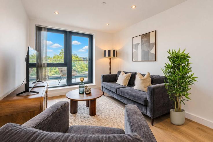 Salle de séjour élégante avec mobilier moderne dans un appartement à Building York Road - morriss-property-ltd - 1523029 à City of Leeds, Leeds Salle de séjour élégante avec mobilier moderne dans un appartement à Building York Road - morriss-property-ltd - 1523029 à City of Leeds, Leeds