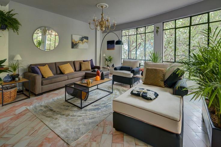 Elegante sala de estar con mobiliario moderno en un apartamento en Building Avenida Emilio Castelar 230 - mr-wmain - 1493294 en Mexico City, Mexico City