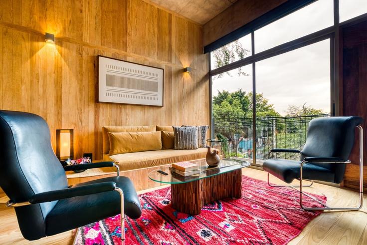 Elegant gestaltetes Wohnzimmer mit moderner Einrichtung in einer Wohnung im Building San Luis Potosí 37 - mr-wmain - 1493180 in Mexico City, Mexico City