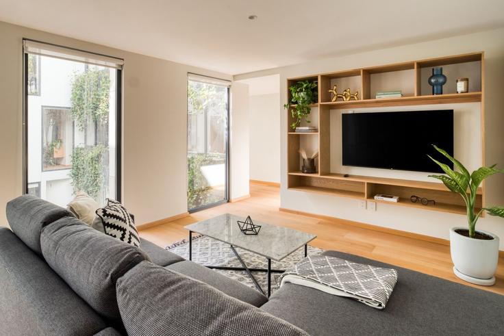 Salle de séjour élégante avec mobilier moderne dans un appartement à Building Calle Ometusco 104 - mr-wmain - 1493217 à Mexico City, Mexico City