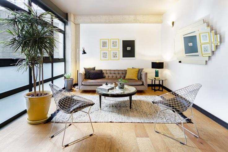 Elegant gestaltetes Wohnzimmer mit moderner Einrichtung in einer Wohnung im Building Sinaloa 51 - mr-wmain - 1493248 in Mexico City, Mexico City