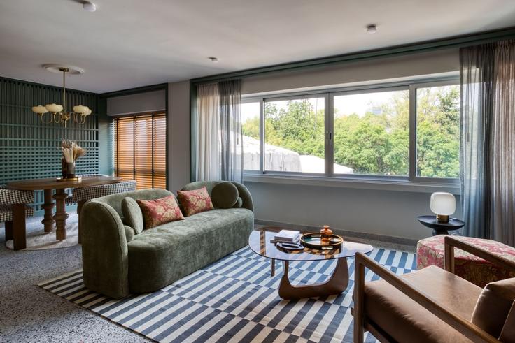 Elegant gestaltetes Wohnzimmer mit moderner Einrichtung in einer Wohnung im Building Ámsterdam 210 - mr-wmain - 1493307 in Mexico City, Mexico City