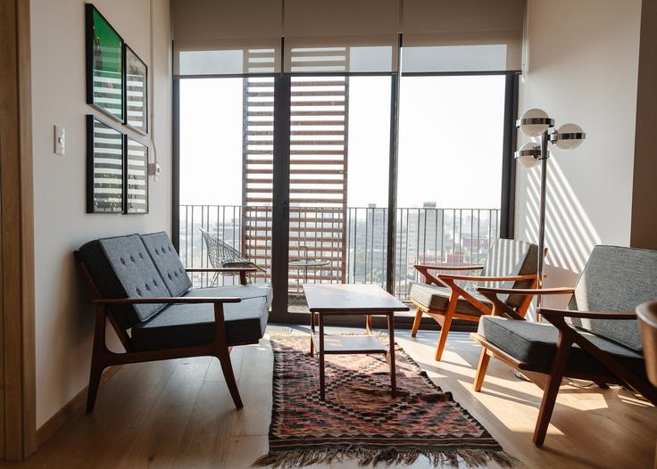 Mexico City Mexico CityのBuilding Londres 256 - mr-wmain - 1493151のアパートメントにある、モダンな家具を備えたエレガントなデザインのリビングルーム