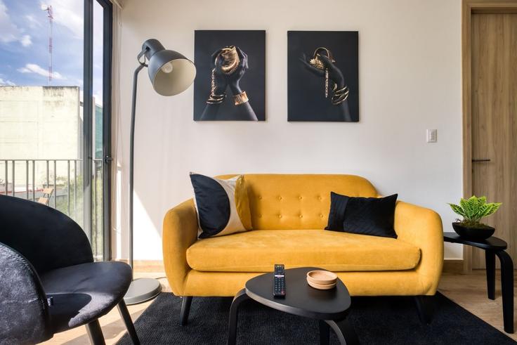 Elegant gestaltetes Wohnzimmer mit moderner Einrichtung in einer Wohnung im Building Londres 256 - mr-wmain - 1493154 in Mexico City, Mexico City