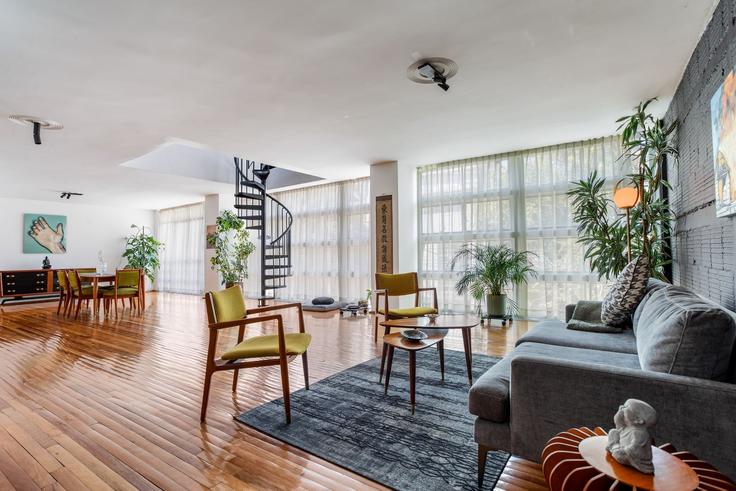 Elegant gestaltetes Wohnzimmer mit moderner Einrichtung in einer Wohnung im Building Astrónomos 62 - mr-wmain - 1493304 in Mexico City, Mexico City