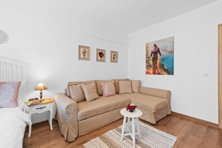 Building Șoseaua Berceni - mrg-apartments - 1343206 adresindeki bir dairede modern mobilyalarla zarif bir şekilde tasarlanmış oturma odası Bucharest, Bucharest