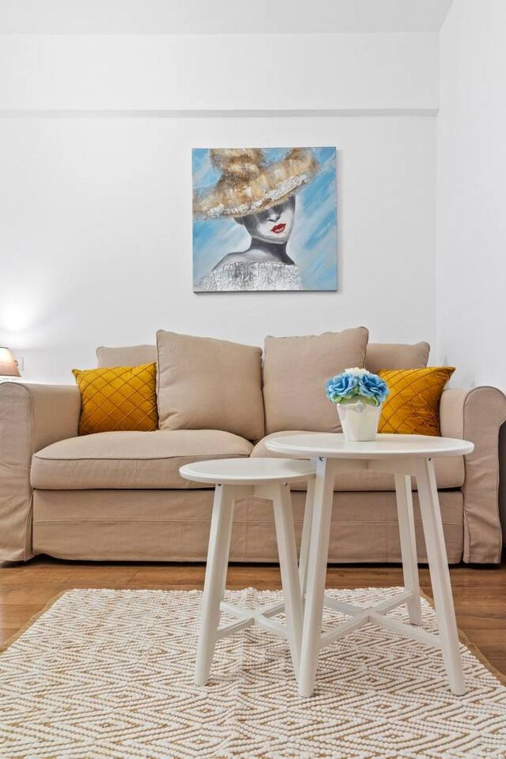 Building Șoseaua Berceni - mrg-apartments - 1343217 adresindeki bir dairede modern mobilyalarla zarif bir şekilde tasarlanmış oturma odası Bucharest, Bucharest