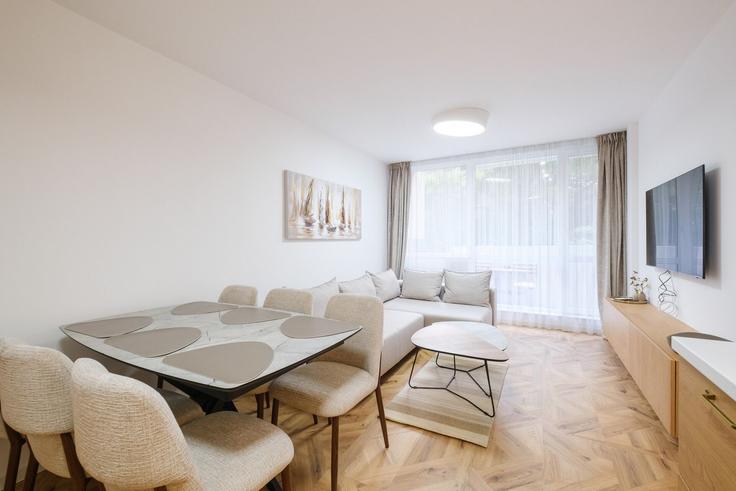 Central district, Plovdiv에 위치한 Building Kamenitza Office Park - mthomes - 1583869 유닛의 세련된 인테리어가 돋보이는 거실