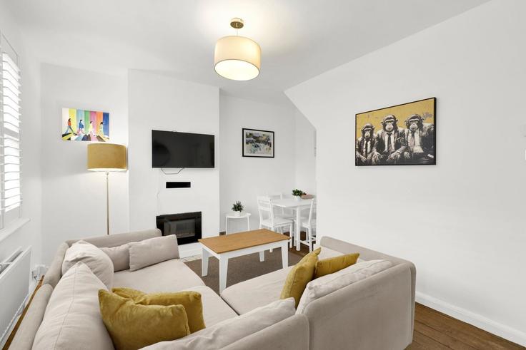 London London Borough of Tower HamletsのBuilding Manchester Road - murray-stays-limited - 1515907のアパートメントにある、モダンな家具を備えたエレガントなデザインのリビングルーム