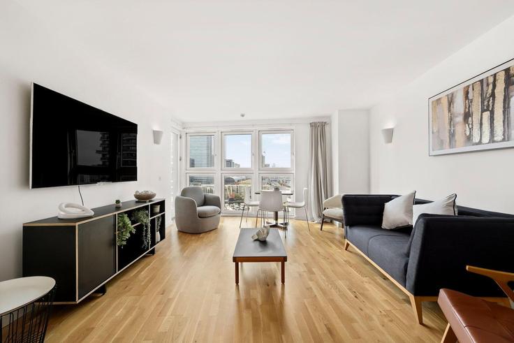London Borough of Tower Hamlets, London에 위치한 Building Fairmont Avenue - murray-stays-limited - 1515910 유닛의 세련된 인테리어가 돋보이는 거실