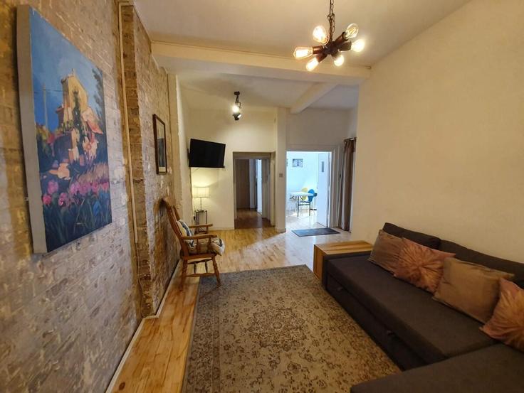 Elegant gestaltetes Wohnzimmer mit moderner Einrichtung in einer Wohnung im Building Bevenden Street - murray-stays-limited - 1515948 in London Borough of Hackney, London
