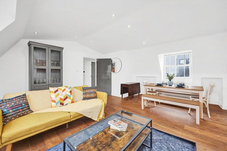London Borough of Hackney, London에 위치한 Building Broadway Market - murray-stays-limited - 1515956 유닛의 세련된 인테리어가 돋보이는 거실