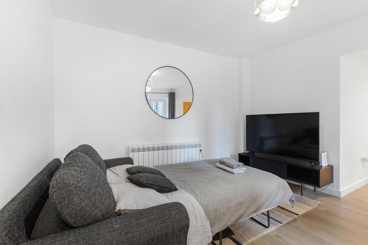 Building Clapham Road - mx-lettings-limited-1 - 1566457 adresindeki bir dairede modern mobilyalarla zarif bir şekilde tasarlanmış oturma odası London Borough of Lambeth, London Building Clapham Road - mx-lettings-limited-1 - 1566457 adresindeki bir dairede modern mobilyalarla zarif bir şekilde tasarlanmış oturma odası London Borough of Lambeth, London