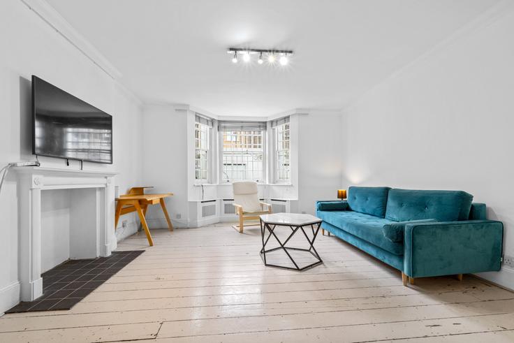 Royal Borough of Kensington and Chelsea, London에 위치한 Building Callow Street - mx-lettings-limited-1 - 1566478 유닛의 세련된 인테리어가 돋보이는 거실 Royal Borough of Kensington and Chelsea, London에 위치한 Building Callow Street - mx-lettings-limited-1 - 1566478 유닛의 세련된 인테리어가 돋보이는 거실