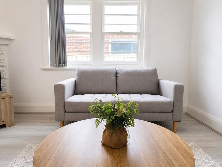 Elegant gestaltetes Wohnzimmer mit moderner Einrichtung in einer Wohnung im Building Thomas Street - my-air-host - 1587409 in Parramatta, Sydney Elegant gestaltetes Wohnzimmer mit moderner Einrichtung in einer Wohnung im Building Thomas Street - my-air-host - 1587409 in Parramatta, Sydney