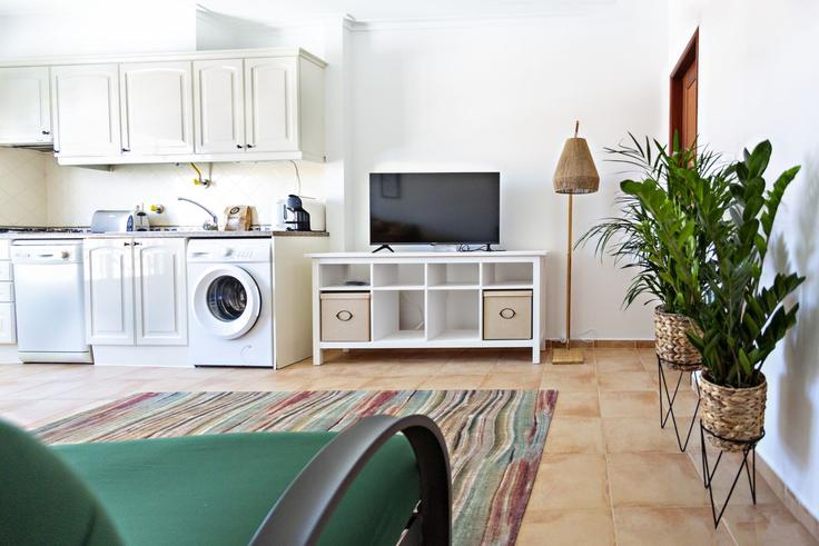 Building Beco Vasco da Gama - my-choice-algarve - 1363425 adresindeki bir dairede modern mobilyalarla zarif bir şekilde tasarlanmış oturma odası Conceição de Tavira, Tavira Building Beco Vasco da Gama - my-choice-algarve - 1363425 adresindeki bir dairede modern mobilyalarla zarif bir şekilde tasarlanmış oturma odası Conceição de Tavira, Tavira