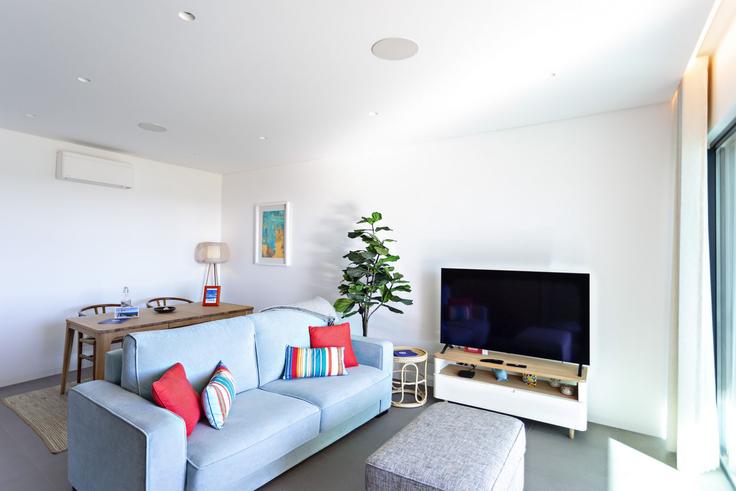 Sala de estar elegantemente projetada com móveis modernos em um apartamento no Building Avenida Ria Formosa - my-choice-algarve - 1363454 em Conceição de Tavira, Tavira Sala de estar elegantemente projetada com móveis modernos em um apartamento no Building Avenida Ria Formosa - my-choice-algarve - 1363454 em Conceição de Tavira, Tavira